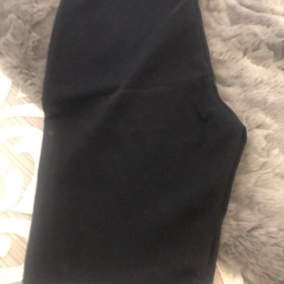 Babaton biker shorts (Aritzia) - Picture 3 of 4